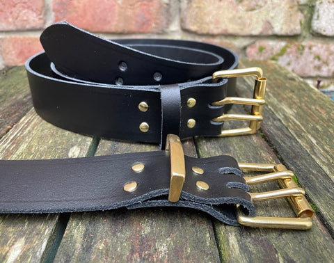 Plain leather 38mm wide belt with 2 prong solid brass roller buckle. Choice of 13 colours