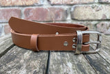 Plain leather 19mm or 25mm wide belt with nickle plated steel buckle. Choice of 13 colours 685C