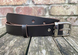 Plain leather 19mm or 25mm wide belt with nickle plated steel buckle. Choice of 13 colours 685C