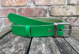 Plain leather 19mm or 25mm wide belt with nickle plated steel buckle. Choice of 13 colours 685C