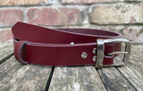 Plain leather 19mm or 25mm wide belt with nickle plated steel buckle. Choice of 13 colours 685C