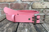 Plain leather 19mm or 25mm wide belt with nickle plated steel buckle. Choice of 13 colours 685C