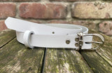 Plain leather 19mm wide belt with nickle plated steel buckle. Choice of 13 colours 685H