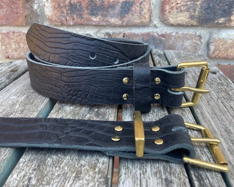 Black crocodile skin look buffalo leather belt & solid brass roller buckle. Choice of width