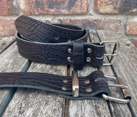Black crocodile skin look buffalo leather belt & nickel plated Steel roller buckle. Choice of width