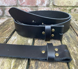 Plain leather 19mm-50mm wide Chicago screw belt with antique brass look steel screws. Choice of 13 colours.