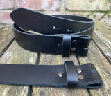 Plain leather 19mm-50mm wide Chicago screw belt with black steel screws. Choice of 13 colours.