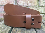 Plain leather 19mm-50mm wide Chicago screw belt with black steel screws. Choice of 13 colours.