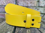 Plain leather 19mm-50mm wide Chicago screw belt with black steel screws. Choice of 13 colours.