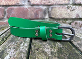 Plain leather 19mm wide belt with antique silver look zinc buckle. Choice of 13 colours PH75364