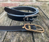 Plain leather 19mm wide belt with nickel plated or gold plated buckle. Choice of 13 colours.