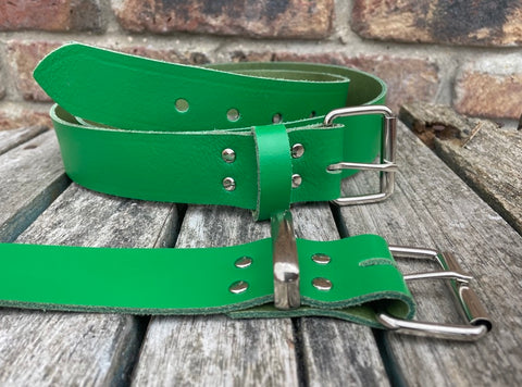 Green plain leather belt with nickel plated steel roller buckle. Choice of width.