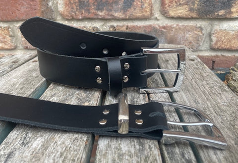 Plain leather belt with chrome plated zinc buckle. 38mm wide choice of colour XGJ805