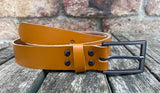 Plain leather 30mm wide belt with gunmetal buckle. Choice of 13 colours Z6724