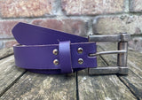 Plain leather 30mm wide belt with metal nuts & bolt buckle. Choice of 13 colours