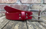 Plain leather 30mm wide belt with metal nuts & bolt buckle. Choice of 13 colours